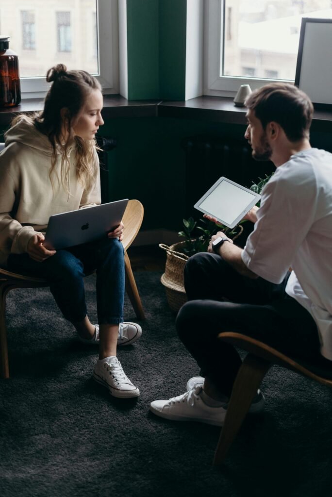 6 Powerful Networking Tools for Business Professionals