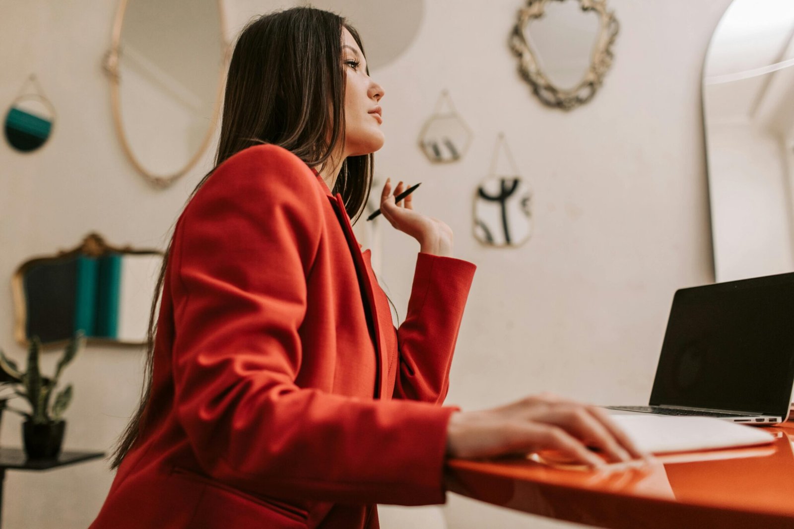 9 Powerful Steps to Be a Successful Businesswoman in 2025